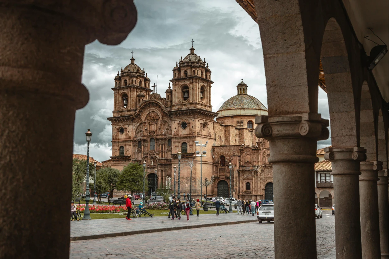 Tours-gallery-Puno-City-Church
